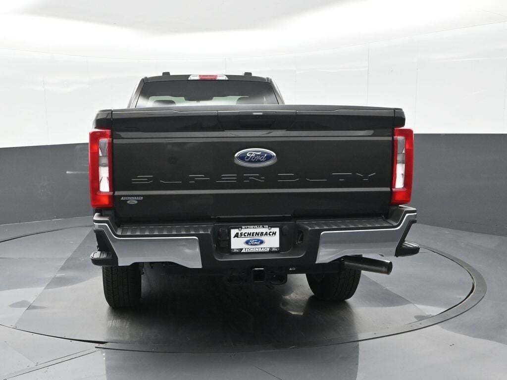 2025 Ford F-350 Super Duty XLT