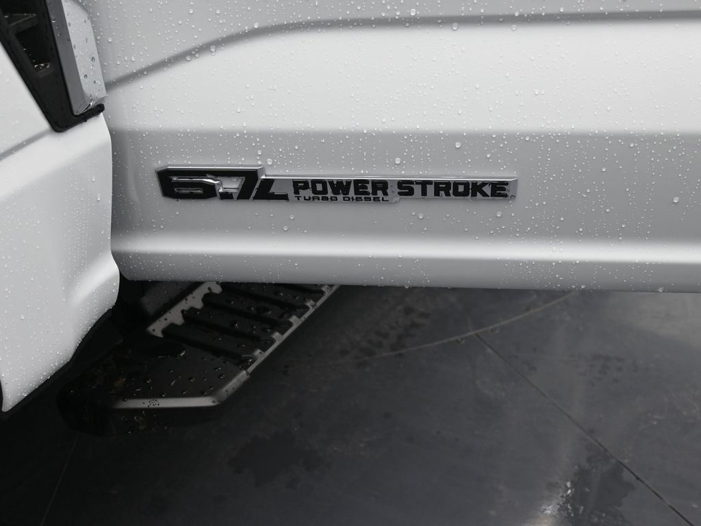 2026 Ford Super Duty F-350 SRW XLT