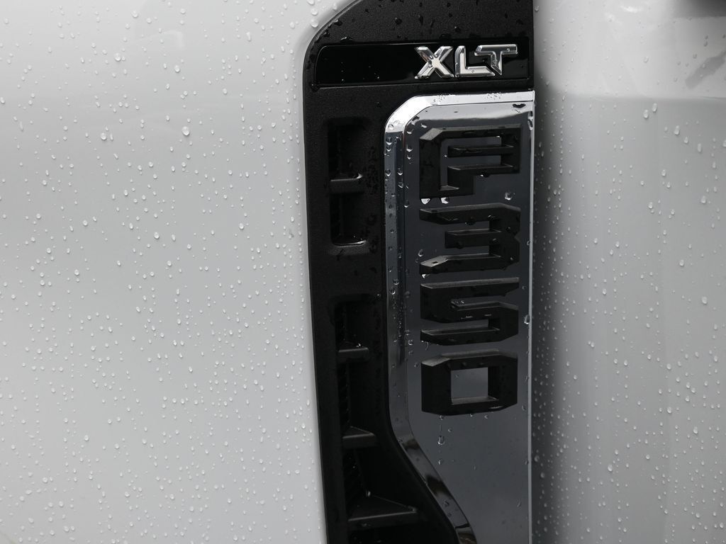 2026 Ford Super Duty F-350 SRW XLT