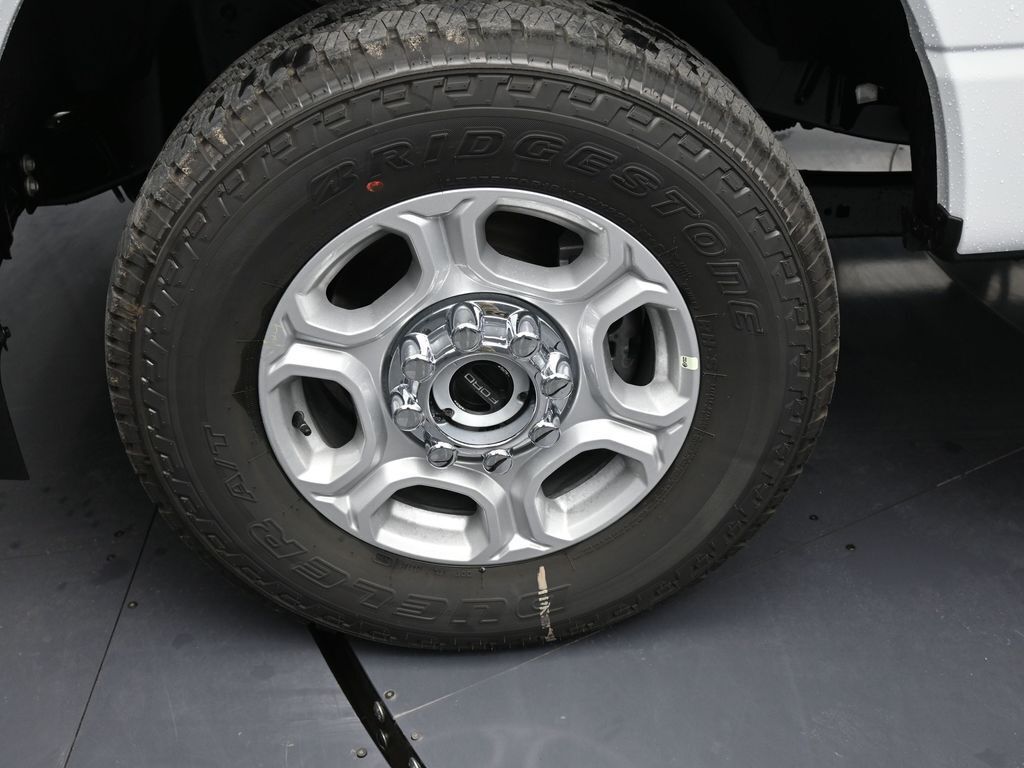 2026 Ford Super Duty F-350 SRW XLT