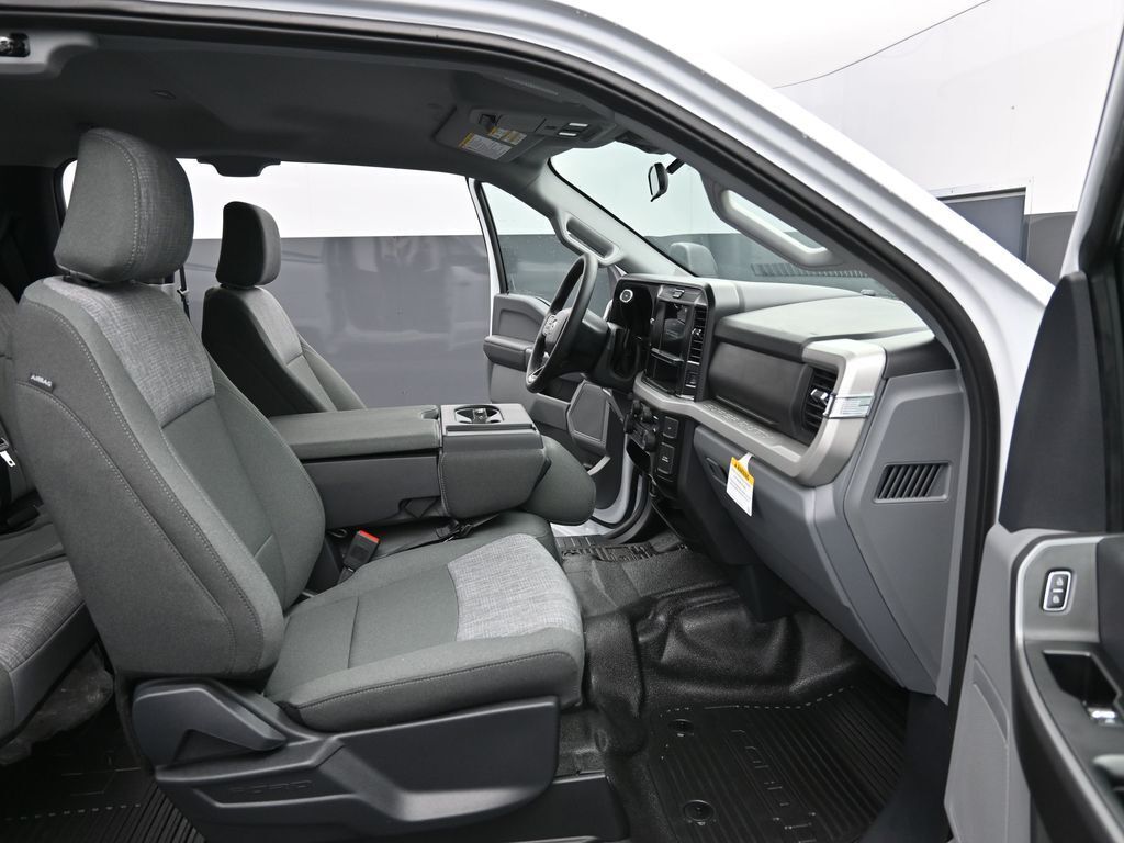 2026 Ford Super Duty F-350 SRW XLT