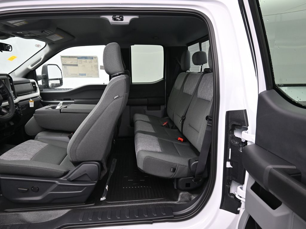 2026 Ford Super Duty F-350 SRW XLT