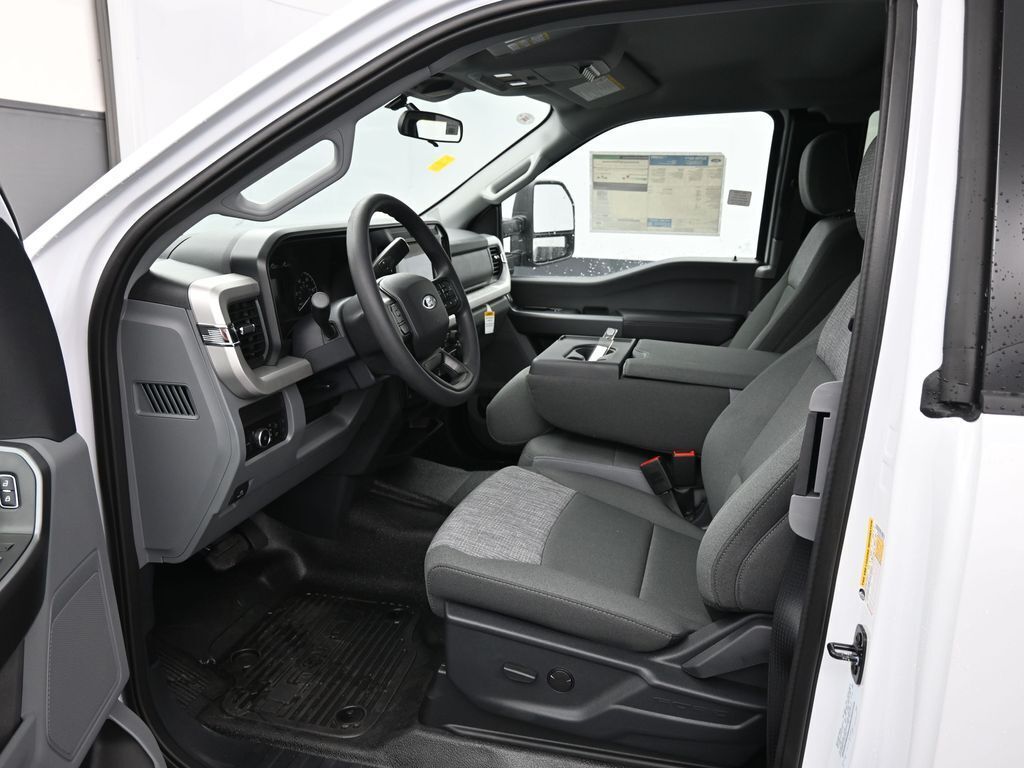 2026 Ford Super Duty F-350 SRW XLT