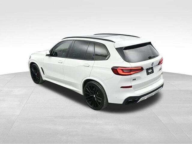 2022 BMW X5 M50i