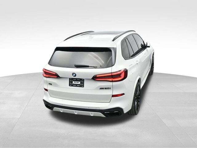 2022 BMW X5 M50i