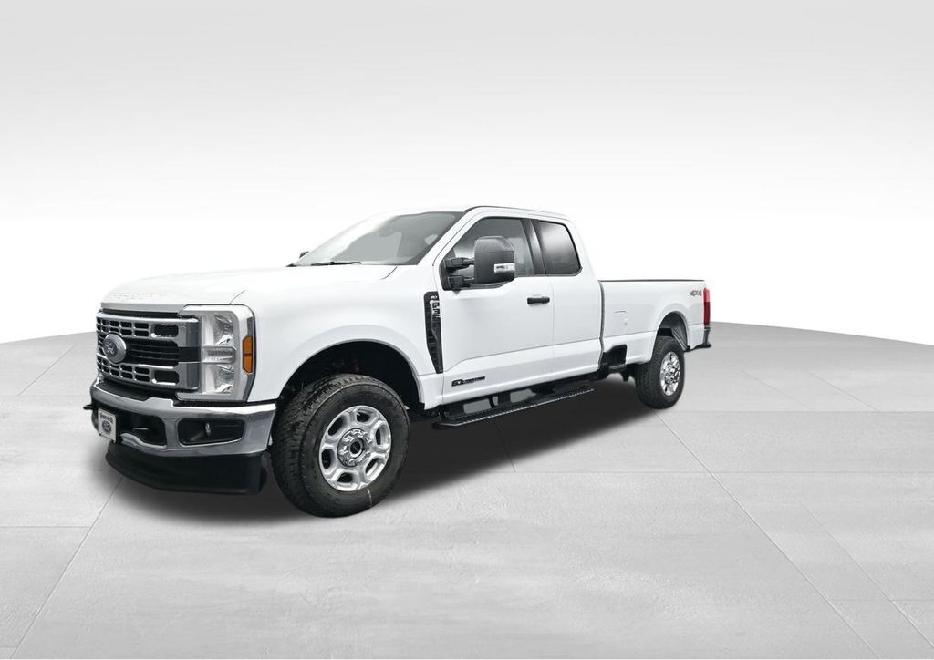 2026 Ford Super Duty F-350 SRW XLT