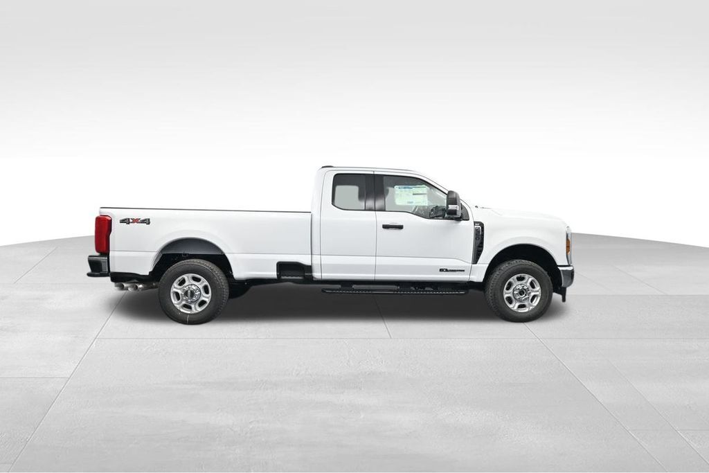 2026 Ford Super Duty F-350 SRW XLT
