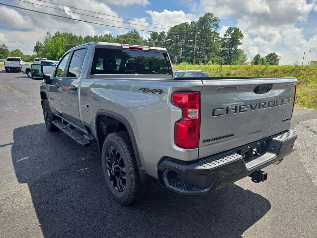 2025 Chevrolet Silverado 2500HD Custom