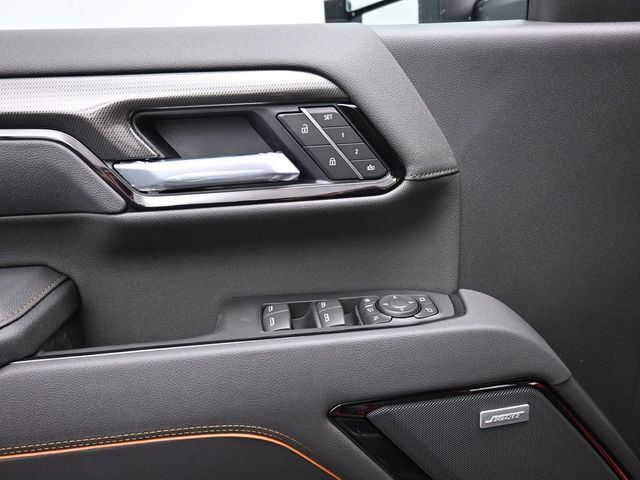 2025 GMC Sierra 2500HD 4WD Crew Cab Standard Bed AT4