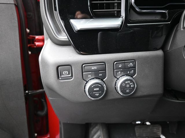 2025 GMC Sierra 1500 4WD Crew Cab Short Box SLT