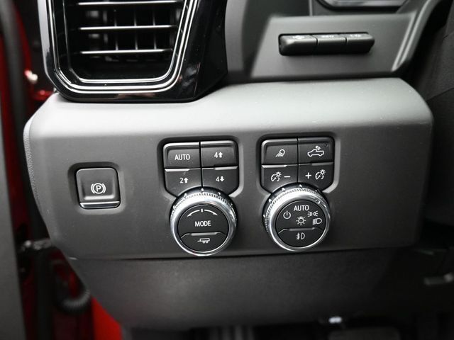 2025 GMC Sierra 2500HD 4WD Crew Cab Standard Bed AT4