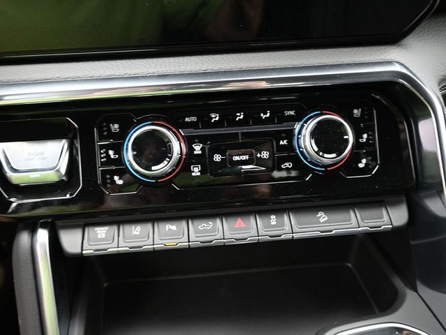 2025 GMC Sierra 2500HD 4WD Crew Cab Standard Bed Denali