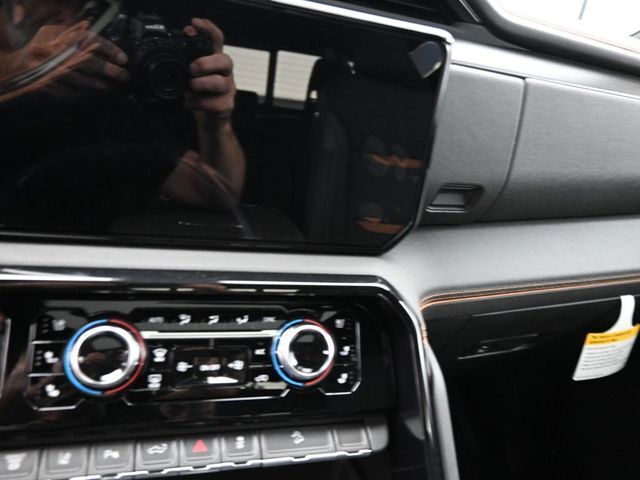 2025 GMC Sierra 2500HD 4WD Crew Cab Standard Bed AT4