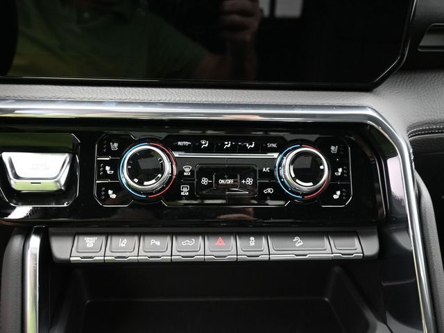 2025 GMC Sierra 2500HD 4WD Crew Cab Standard Bed Denali
