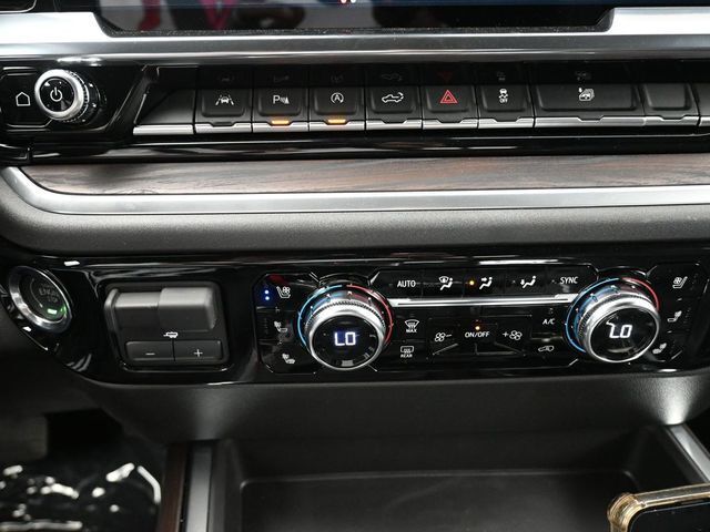 2025 GMC Sierra 1500 4WD Crew Cab Short Box SLT