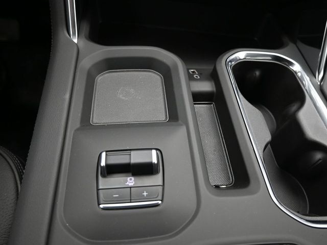 2025 GMC Sierra 2500HD 4WD Crew Cab Standard Bed Denali