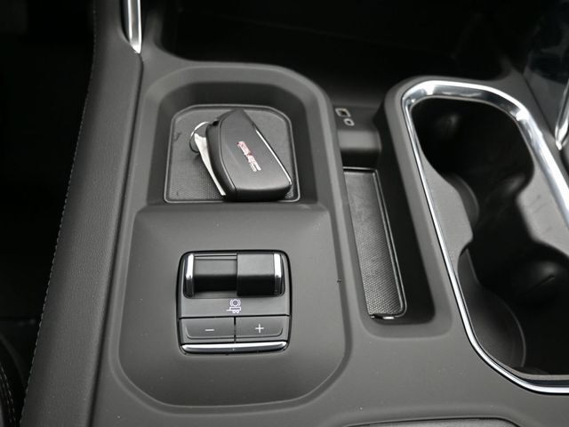 2025 GMC Sierra 2500HD 4WD Crew Cab Standard Bed Denali