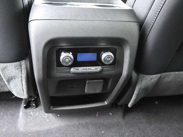 2026 GMC Acadia AWD AT4