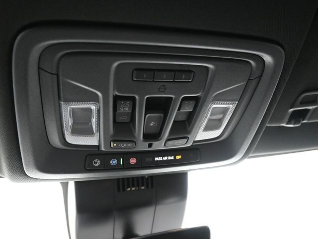 2025 GMC Sierra 2500HD 4WD Crew Cab Standard Bed AT4