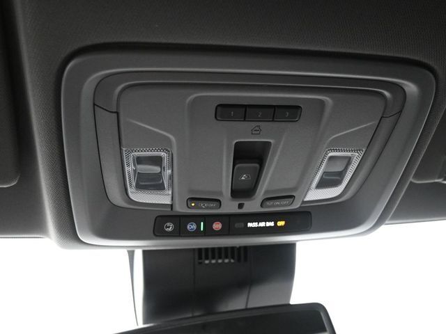 2025 GMC Sierra 1500 4WD Crew Cab Short Box SLT