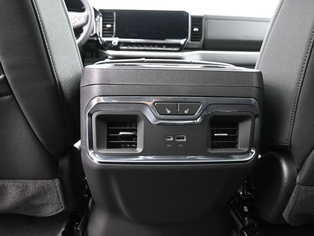 2025 GMC Sierra 1500 4WD Crew Cab Short Box SLT