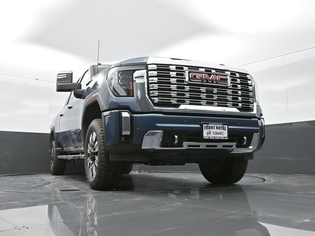 2025 GMC Sierra 2500HD 4WD Crew Cab Standard Bed Denali