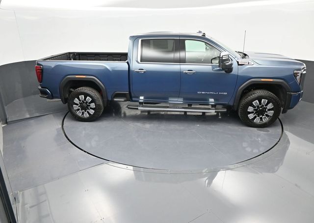 2025 GMC Sierra 2500HD 4WD Crew Cab Standard Bed Denali