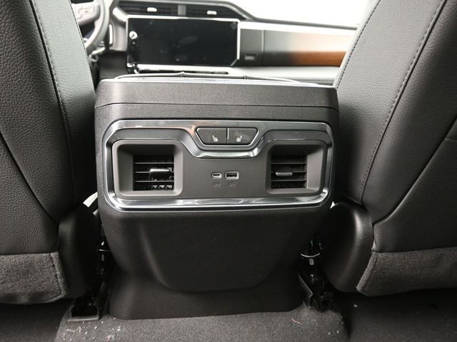 2025 GMC Sierra 2500HD 4WD Crew Cab Standard Bed Denali