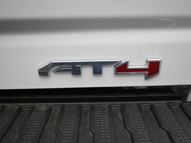 2025 GMC Sierra 2500HD 4WD Crew Cab Standard Bed AT4