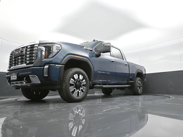 2025 GMC Sierra 2500HD 4WD Crew Cab Standard Bed Denali