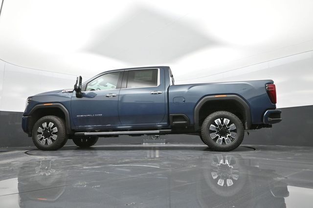 2025 GMC Sierra 2500HD 4WD Crew Cab Standard Bed Denali