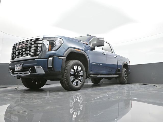 2025 GMC Sierra 2500HD 4WD Crew Cab Standard Bed Denali