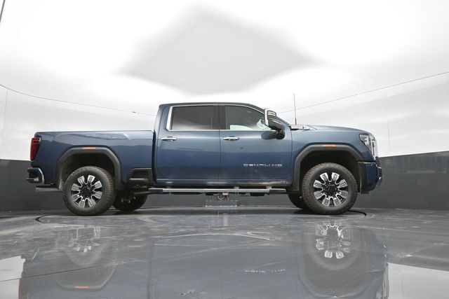 2025 GMC Sierra 2500HD 4WD Crew Cab Standard Bed Denali