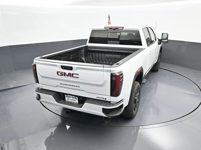 2025 GMC Sierra 2500HD 4WD Crew Cab Standard Bed AT4