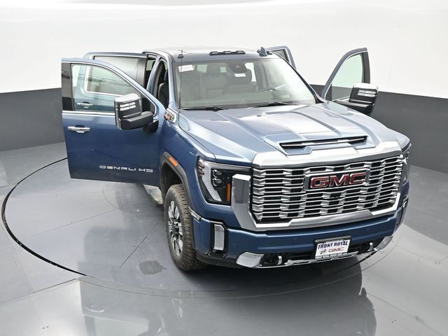 2025 GMC Sierra 2500HD 4WD Crew Cab Standard Bed Denali