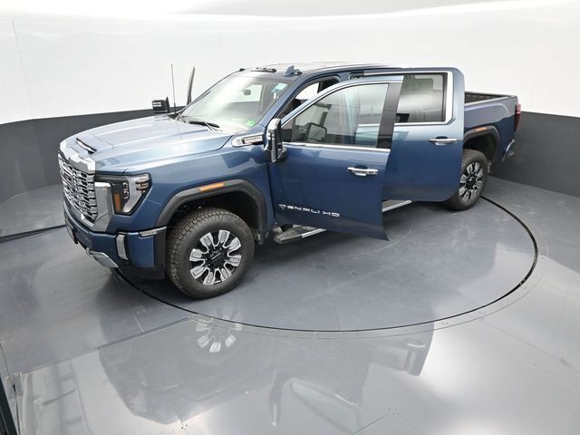 2025 GMC Sierra 2500HD 4WD Crew Cab Standard Bed Denali