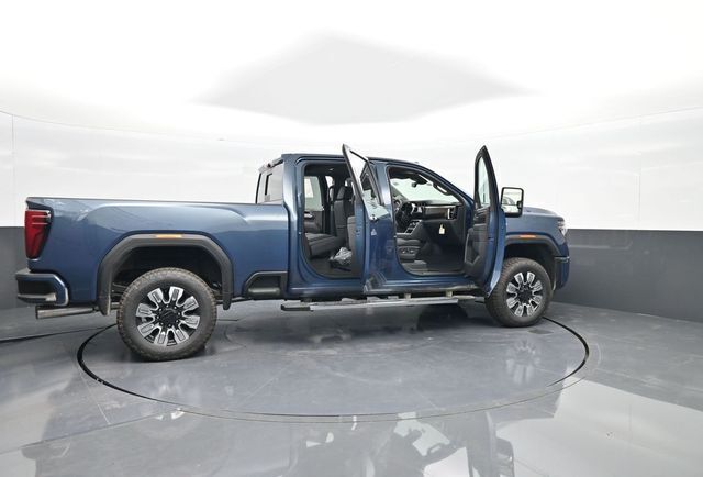 2025 GMC Sierra 2500HD 4WD Crew Cab Standard Bed Denali