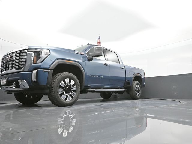 2025 GMC Sierra 2500HD 4WD Crew Cab Standard Bed Denali