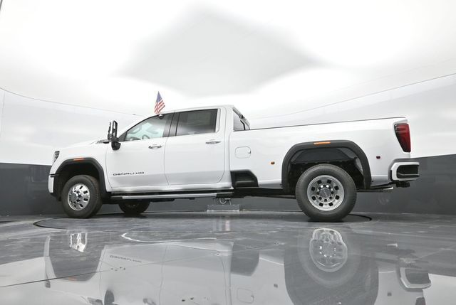 2025 GMC Sierra 3500HD 4WD Crew Cab Long Bed Denali