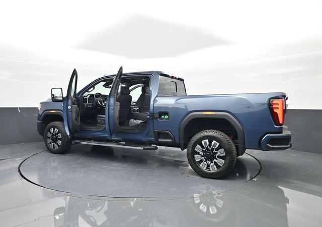 2025 GMC Sierra 2500HD 4WD Crew Cab Standard Bed Denali