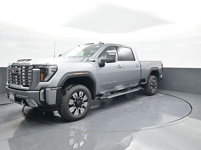 2025 GMC Sierra 2500HD 4WD Crew Cab Standard Bed Denali