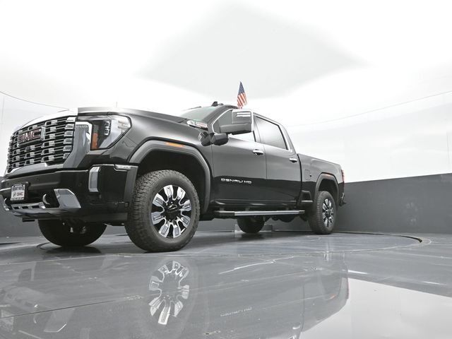 2025 GMC Sierra 2500HD 4WD Crew Cab Standard Bed Denali