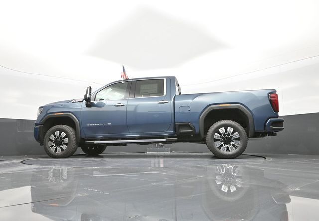 2025 GMC Sierra 2500HD 4WD Crew Cab Standard Bed Denali
