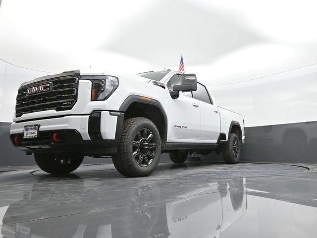 2025 GMC Sierra 2500HD 4WD Crew Cab Standard Bed AT4