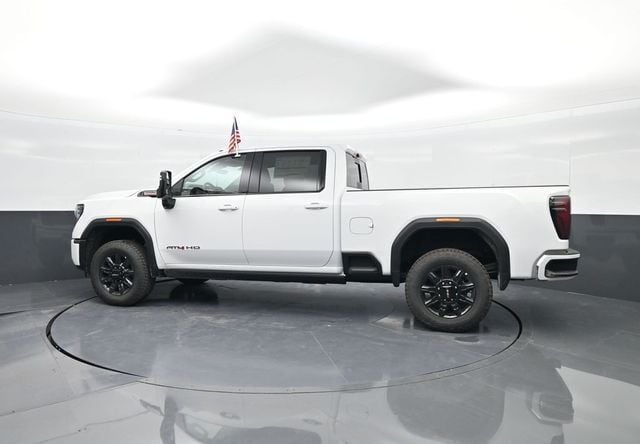 2025 GMC Sierra 2500HD 4WD Crew Cab Standard Bed AT4