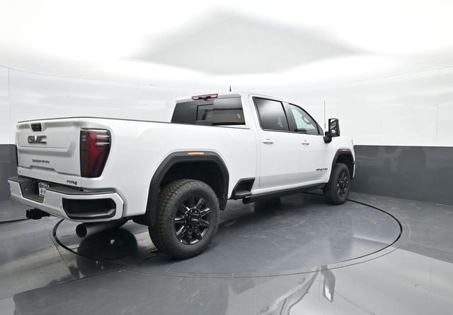 2025 GMC Sierra 2500HD 4WD Crew Cab Standard Bed AT4