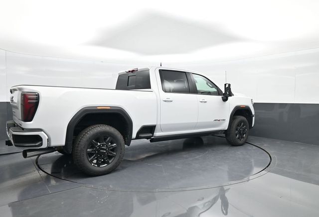 2025 GMC Sierra 2500HD 4WD Crew Cab Standard Bed AT4