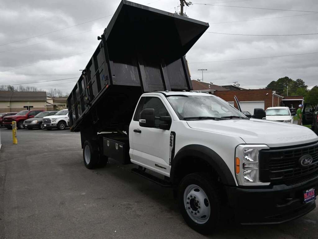 2023 Ford F-550 Super Duty 