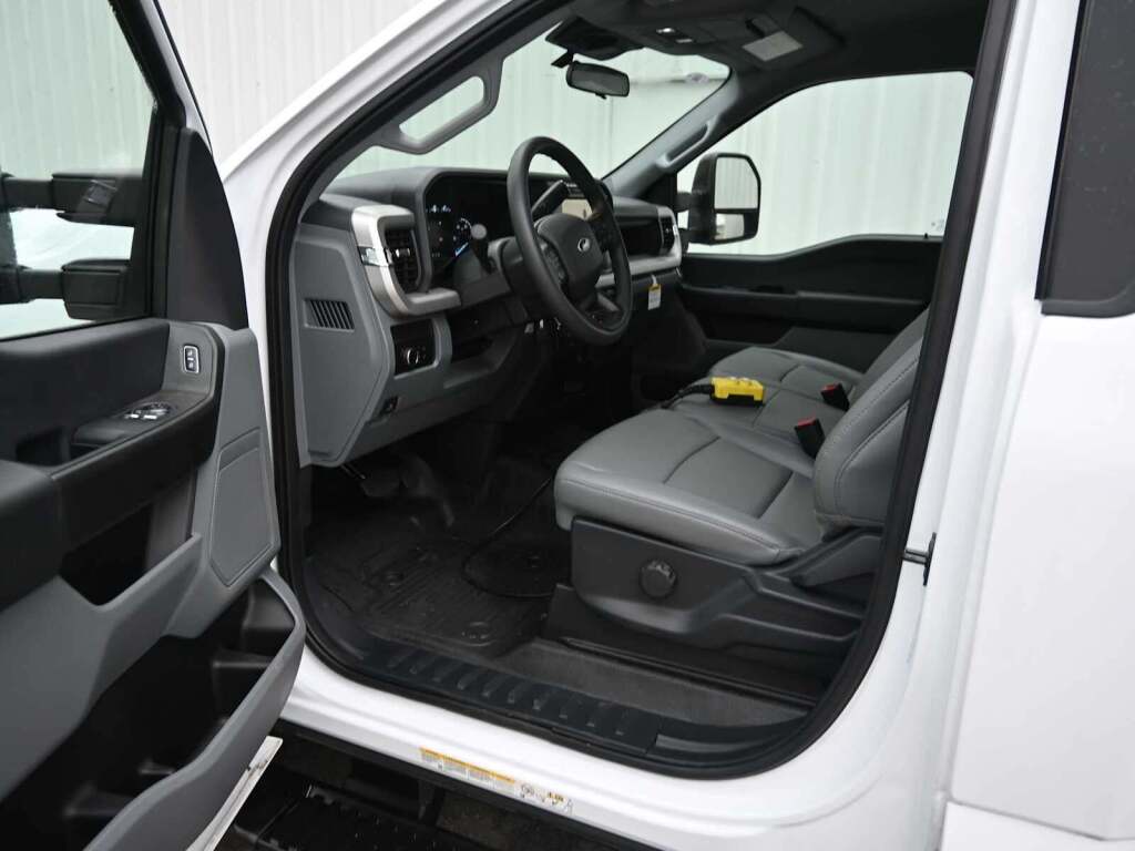2023 Ford F-550 Super Duty 