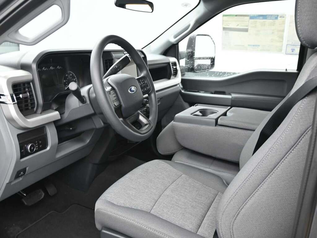 2025 Ford F-250 Super Duty XL